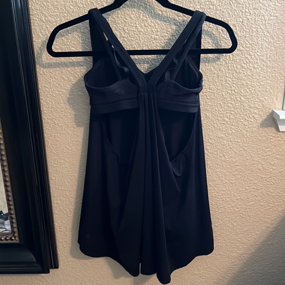 Lululemon activewear tank top - Picture 2 of 2